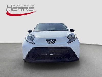 Neu Toyota Aygo X Business Edition 72 PS (52 kW) 2026 Super white 2 SUV