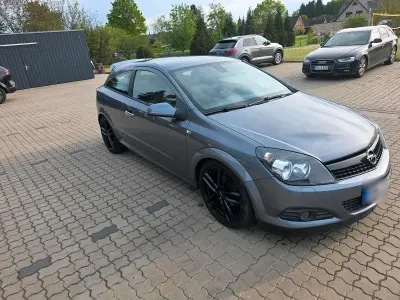 Brugt Opel Astra GTC 140 HK (102 kW) 2008 Grå Coupe