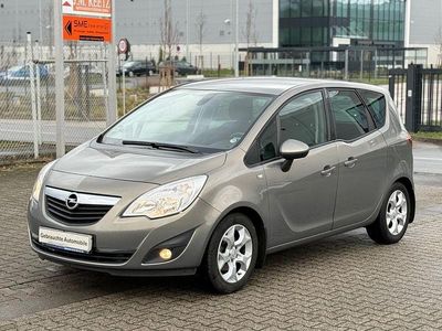 Braun Gebraucht 2011 Opel Meriva Design Edition Van / Kleinbus | 5.999 € (Fairer Preis)