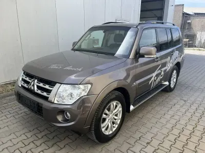 Gebraucht Mitsubishi Pajero Instyle 200 PS (147 kW) 2013 Braun SUV