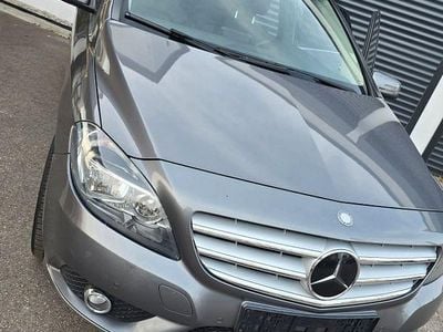 Mercedes B200