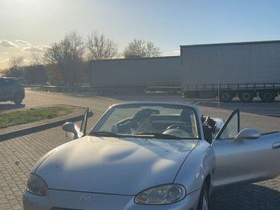 Usata Mazda MX5 110 CV (80 kW) 2001 Argento Cabrio
