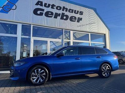 Gebraucht VW Passat 150 PS (110 kW) 2024 Blau Kombi