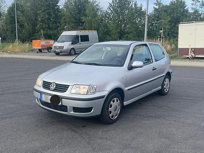 Gebraucht VW Polo 60 PS (44 kW) 2001 Silber Kleinwagen