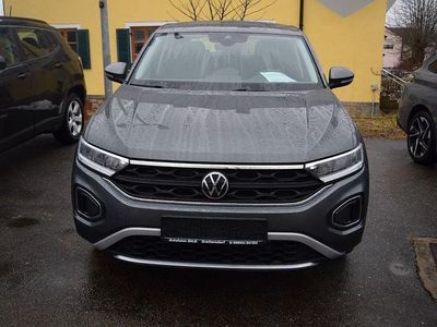 Gebraucht VW T-Roc Basis 110 PS (80 kW) 2023 Grau SUV
