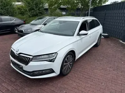 Gebraucht Skoda Superb Style 200 PS (147 kW) 2023 Weiß Kombi
