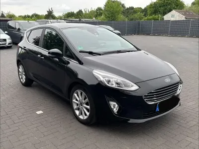 Używany Ford Fiesta Titanium 101 KM (74 kW) 2017 Czarny Hatchback