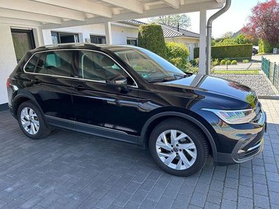 Gebraucht VW Tiguan Move 150 PS (110 kW) 2023 Schwarz SUV
