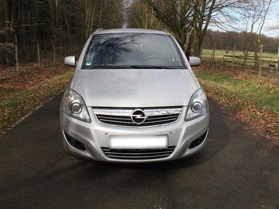 Second-hand Opel Zafira Family 110 CP (80 kW) 2012 Argintiu Monovolum