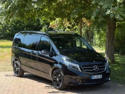 Gebraucht Mercedes V220 163 PS (119 kW) 2015 Schwarz Van / Kleinbus