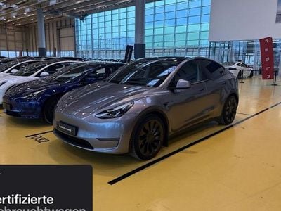 Silber Gebraucht 2023 Tesla Model Y Performance SUV | 42.600 € (Etwas zu teuer)