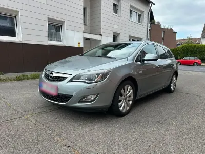 Gebraucht Opel Astra 2012 Silber Kombi