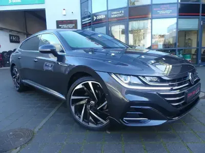 Usata VW Arteon R-line 200 CV (147 kW) 2022 Grigio Berlina
