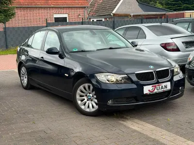 Gebraucht BMW 320 150 PS (110 kW) 2005 Blau Limousine