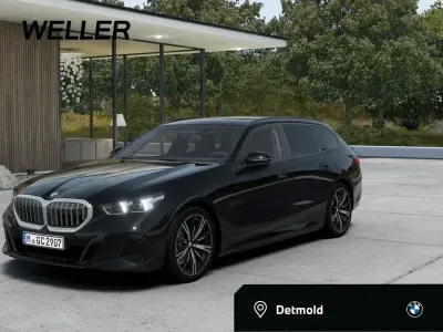 Gebraucht BMW 520 M Sport 197 PS (144 kW) 2025 Black sapphire (schwarz) Kombi