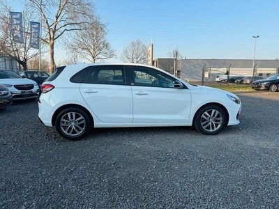 Usata Hyundai i30 Passion 99 CV (72 kW) 2018 Bianco Berlina