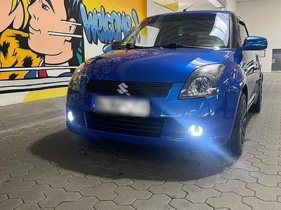 Begagnad Suzuki Swift 92 HK (67 kW) 2005 Blå Halvkombi