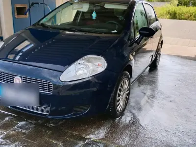 Gebraucht Fiat Punto 79 PS (58 kW) 2009 Blau Kleinwagen