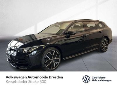 Usata VW Passat R-line 177 CV (130 kW) 2026 Nero Station wagon