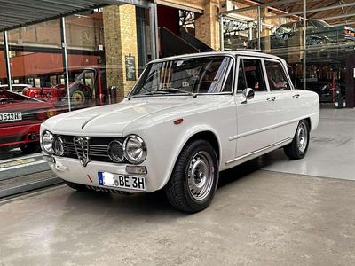 Weiß Gebraucht 1969 Alfa Romeo Giulia Super Limousine | 39.500 €