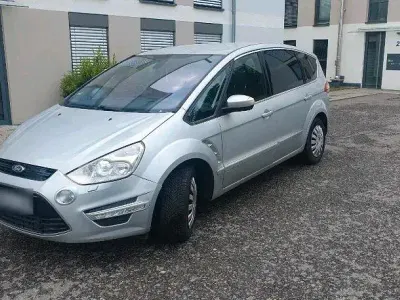 Gebraucht Ford S-MAX Titanium 179 PS (131 kW) 2011 Silber Van / Kleinbus