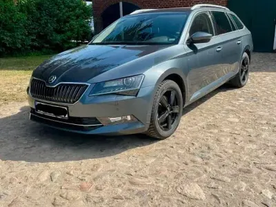 Gebraucht Skoda Superb 150 PS (110 kW) 2019 Grau Kombi