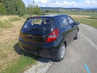 Schwarz Gebraucht 2011 Hyundai i20 Kleinwagen | 2.899 € (Fairer Preis)