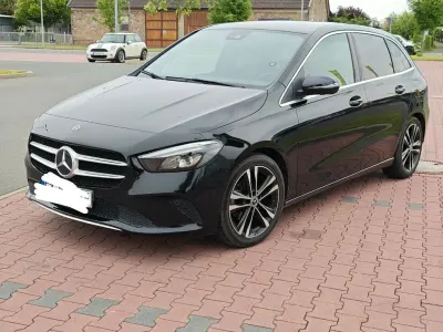 Gebraucht Mercedes B180 136 PS (100 kW) 2019 Schwarz Kleinwagen