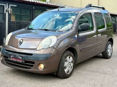 Gebraucht Renault Kangoo Happy Family 90 PS (66 kW) 2011 Braun Van / Kleinbus