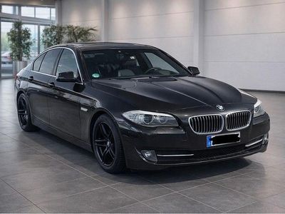 Gebraucht BMW 520 Sport Line 190 PS (139 kW) 2012 Grau Limousine