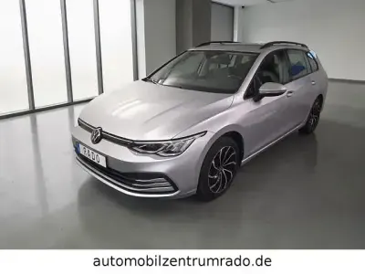 Gebraucht VW Golf VIII Life 150 PS (110 kW) 2021 Silber Kombi