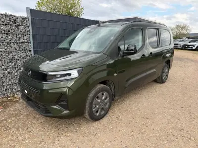 Neu Opel Combo Edition 131 PS (96 kW) 2026 Sirkka grün metallic Van / Kleinbus