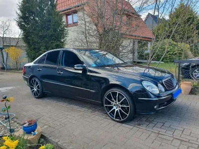Gebraucht Mercedes E350 Avantgarde 272 PS (200 kW) 2005 Schwarz Limousine