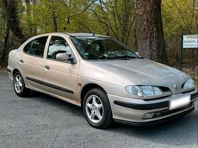 Gebraucht Renault Mégane 1999 Gold Limousine