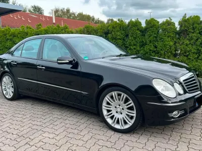 Gebraucht Mercedes E320 Avantgarde 224 PS (164 kW) 2008 Schwarz Limousine