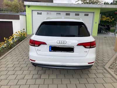 Weiß Gebraucht 2017 Audi A4 Sport Kombi | 22.400 € (Fairer Preis)