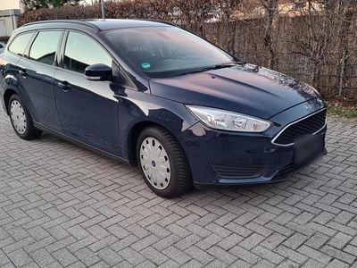 Gebraucht Ford Focus Trend 105 PS (77 kW) 2015 Blau Kombi
