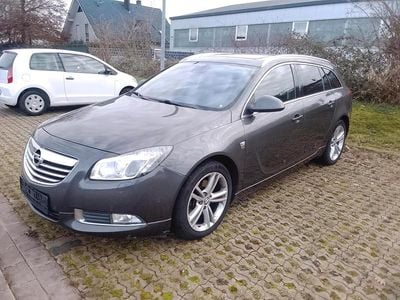 Grau Gebraucht 2012 Opel Insignia OPC Kombi | 2.990 € (Guter Preis)