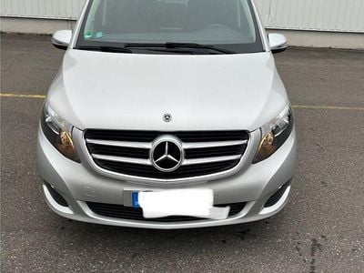 Mercedes V220