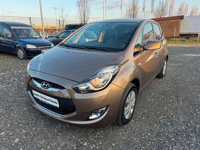 Usata Hyundai ix20 Edition 90 CV (66 kW) 2015 Satin amber Utilitaria