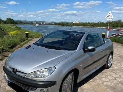 Gebraucht Peugeot 206 CC 109 PS (80 kW) 2003 Silber Cabrio