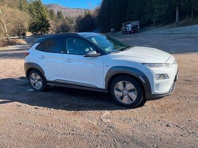 Gebraucht Hyundai Kona 100 kW (136 PS) 2021 Weiß SUV