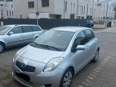 Gebraucht Toyota Yaris 87 PS (63 kW) 2007 Silber Kleinwagen