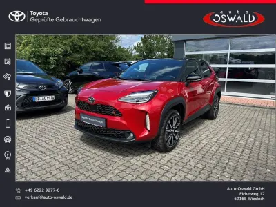 Gebraucht Toyota Yaris Cross Sport 131 PS (96 kW) 2025 Rot SUV