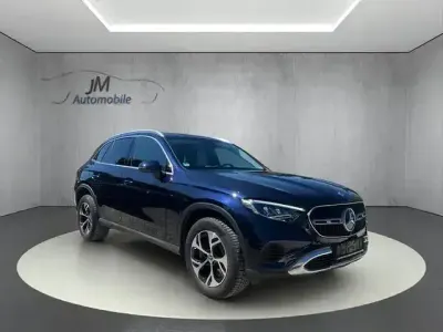 Używany Mercedes GLC300e 197 KM (144 kW) 2023 Niebieski SUV