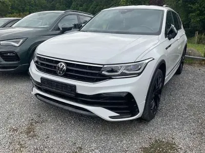 Gebraucht VW Tiguan Allspace R-line 190 PS (139 kW) 2023 Weiß metallic SUV