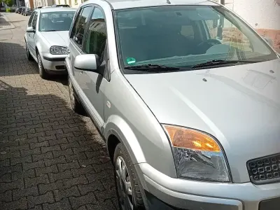 Gebraucht Ford Fusion Style 80 PS (58 kW) 2009 Silber Kleinwagen