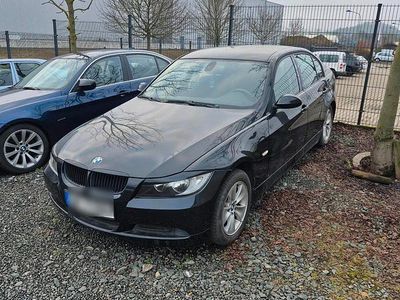 Gebraucht BMW 318 130 PS (95 kW) 2007 Schwarz Limousine