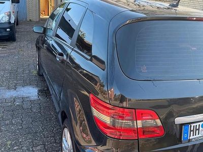 Mercedes B180