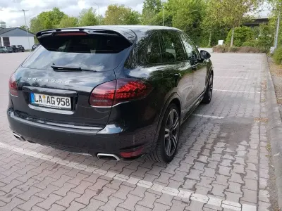Second-hand Porsche Cayenne Platinum Edition 245 CP (180 kW) 2014 Negru SUV